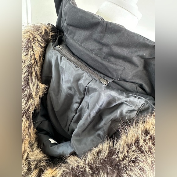 Obermeyer Sz Sm4 Women’s Black Ski Jacket Tuscany fur hood *Excellent Condition* - Picture 3 of 8